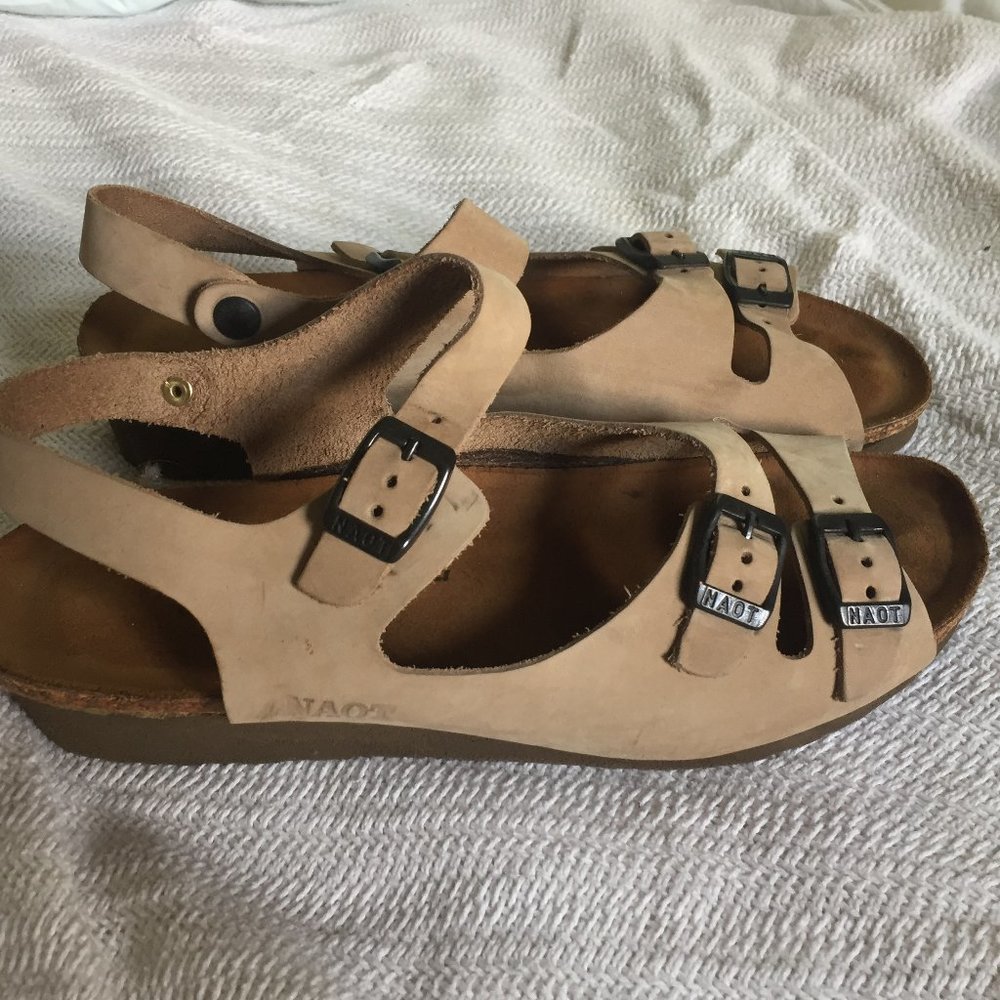 Naot Beige Leather Wedge Sandals NWOT
